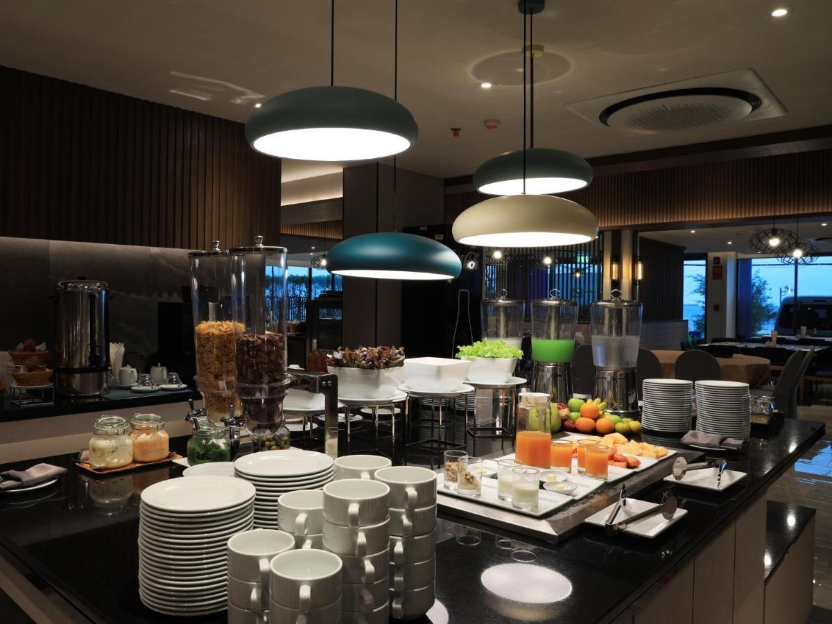 Fortune Saeng Chan Beach Hotel Rayong - Sha Plus Kültér fotó